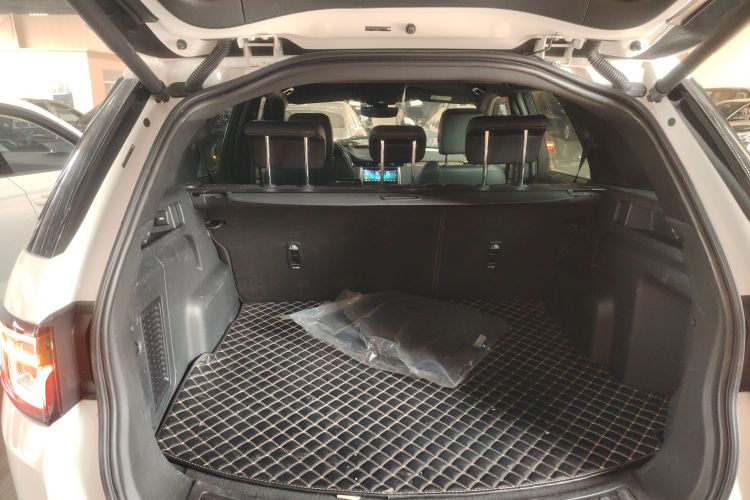 路虎 发现运动版 2020款 249PS R-Dynamic 性能版机舱底盘23