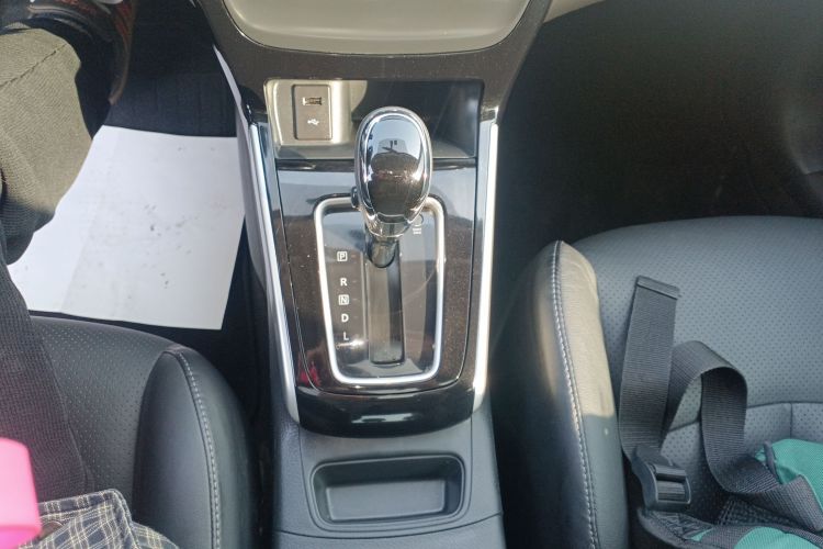 日产 轩逸 2019款 1.6XV CVT智联尊享版 国VI中控内饰18