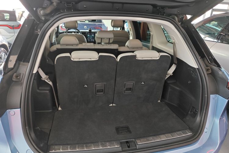 蔚来ES8 2018款 355KM 基准版 七座版机舱底盘23