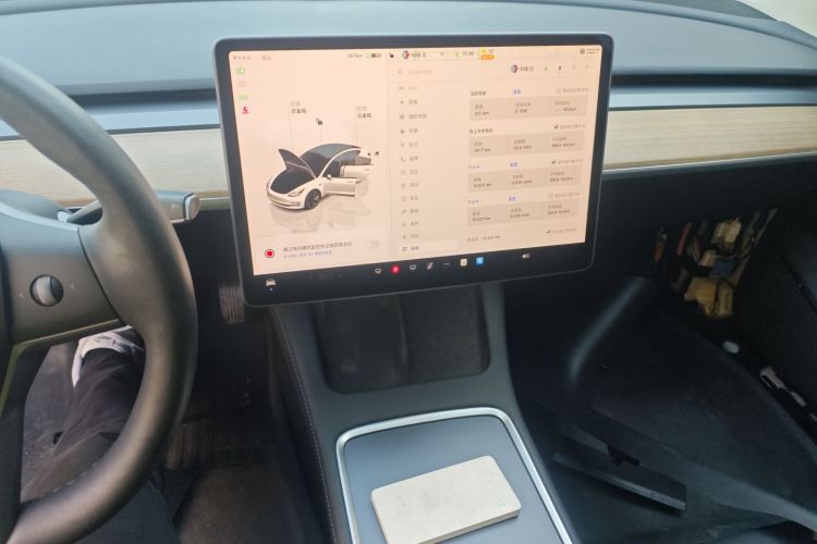 特斯拉 Model 3 2022款 后轮驱动版中控内饰16