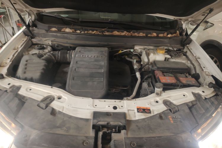 雪佛兰 科帕奇 2014款 2.4L 四驱旗舰版 7座机舱底盘24