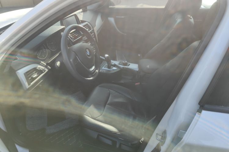 宝马1系(进口) 2016款 118i 领先型中控内饰19