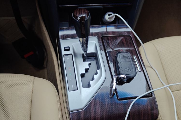 丰田 凯美瑞 2015款 双擎 2.5HG 豪华导航版局部细节18