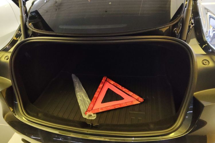 特斯拉 Model 3 2025款 后轮驱动版机舱底盘23