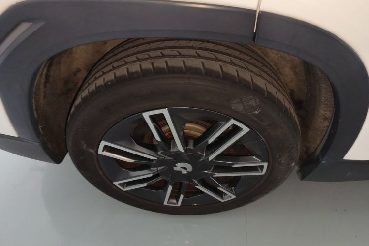 蔚来ES6 2019款 510KM 首发纪念版车身外观6008