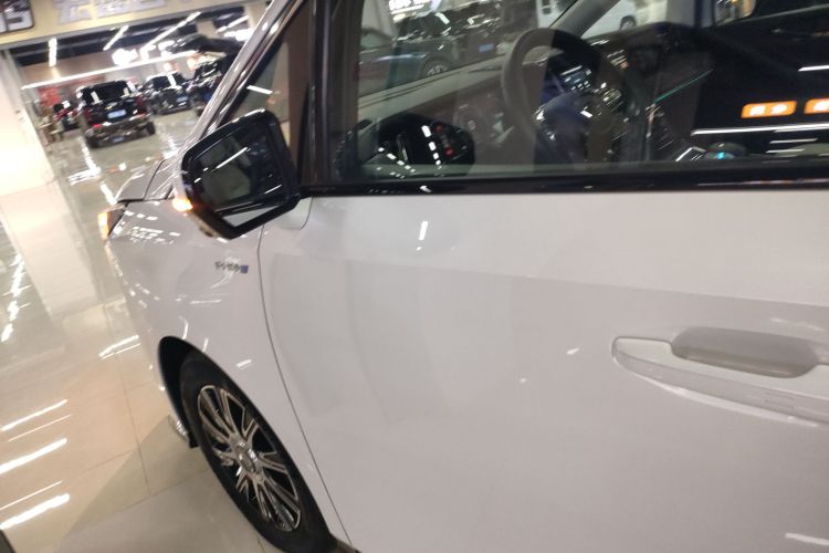 广汽传祺 传祺E9 2023款 E9 MAX车身外观4