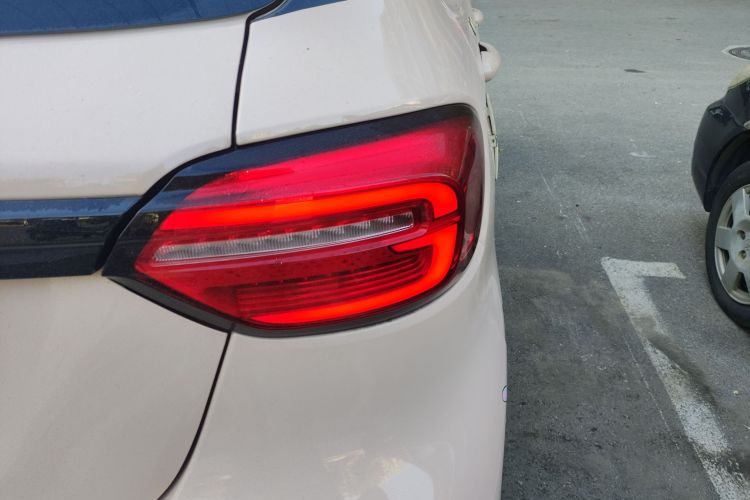 零跑汽车 零跑T03 2021款 400轻享版 磷酸铁锂车身外观6006