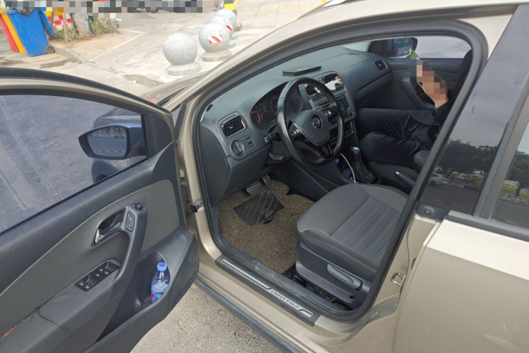 大众 2014款 1.6L Cross Polo 自动中控内饰20