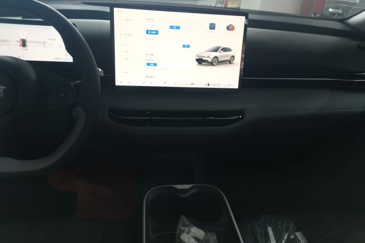 奔腾 悦意03 2025款 565km 乐享版中控内饰16