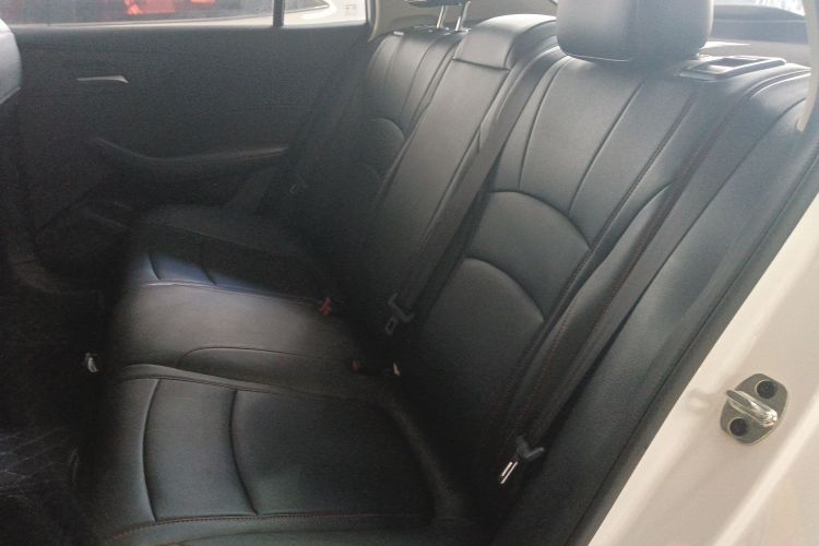 荣威i5 2023款 1.5L 手动舒享版中控内饰21