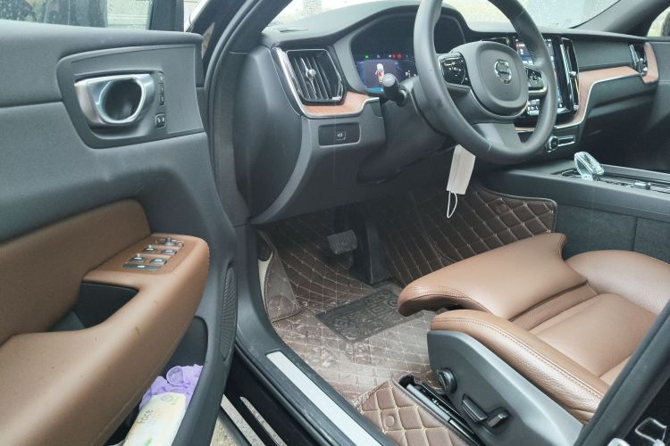 沃尔沃XC60 2025款 B5 四驱智远豪华版中控内饰20