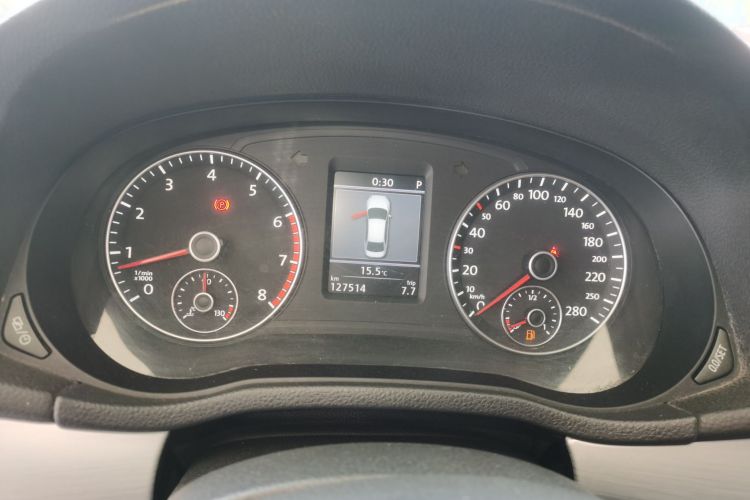 大众 帕萨特 2014款 1.8TSI DSG御尊版中控内饰14