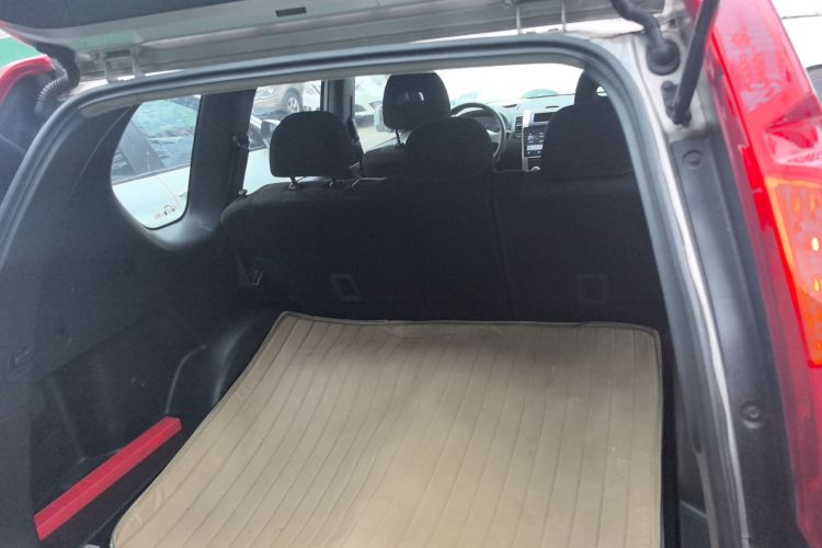 东风风度MX6 2015款 2.0L 手动两驱领航版机舱底盘23