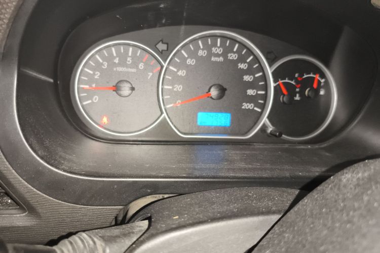 五菱汽车 五菱宏光 2014款 1.5L S标准型中控内饰15