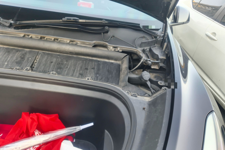 特斯拉 Model Y 2022款 后轮驱动版局部细节9007