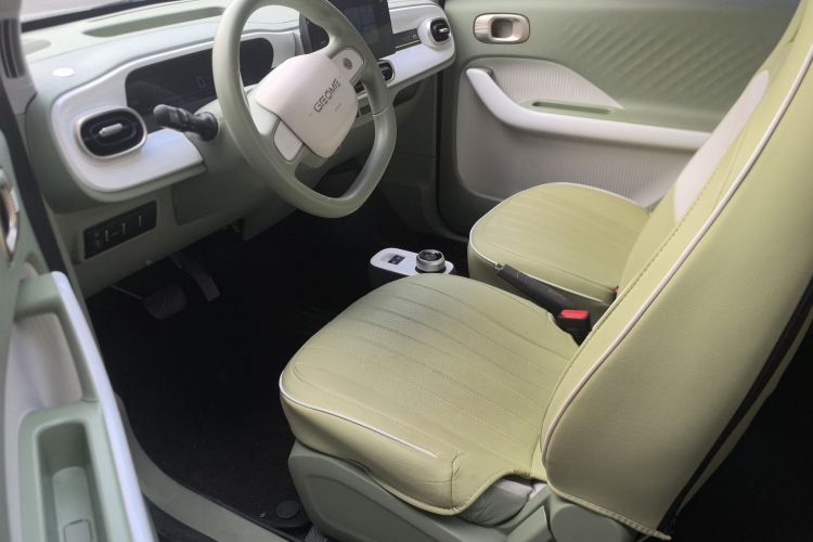 吉利银河 2025款 210km 熊猫卡丁中控内饰19