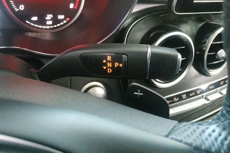 奔驰C级 2016款 C 200 L 运动型局部细节18