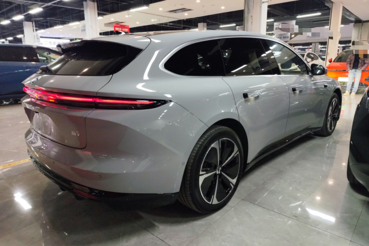 蔚来ET5T 2025款 75kWh Touring车身外观7