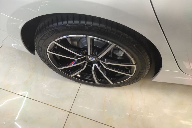 宝马3系 2023款 325Li xDrive M运动套装车身外观6008