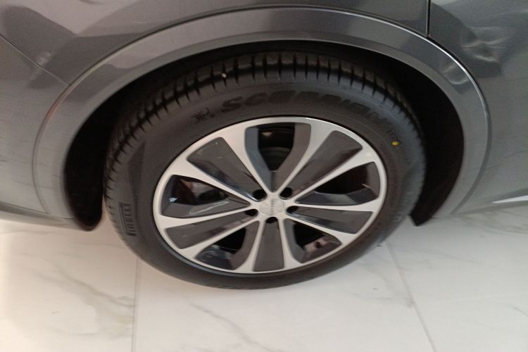 鸿蒙智行 智界R7 2025款 增程 251km Max车身外观6008