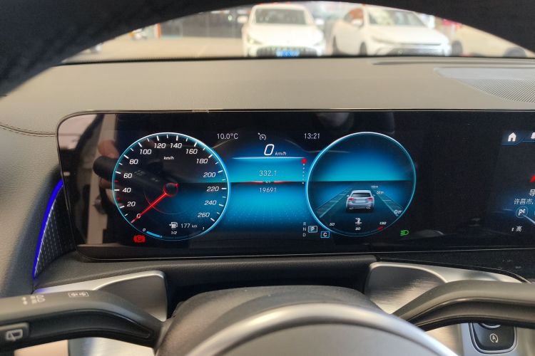 奔驰GLB 2021款 GLB 200 动感型中控内饰14