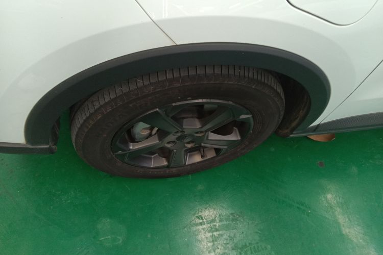 吉利几何E萤火虫 2022款 401KM 玲珑虎 4座车身外观35