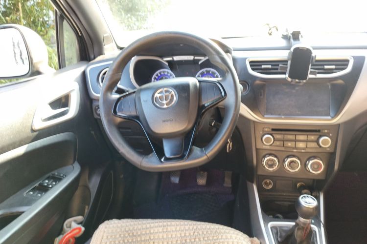 中华V3 2015款 1.5L 手动基本型中控内饰13