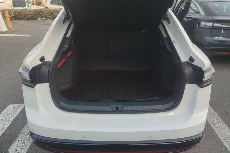 大众ID.7 VIZZION 2024款 AIR机舱底盘23