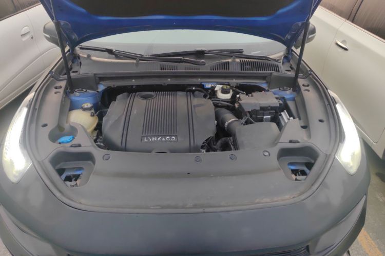 领克03 2019款 1.5TD DCT劲版 国VI机舱底盘24