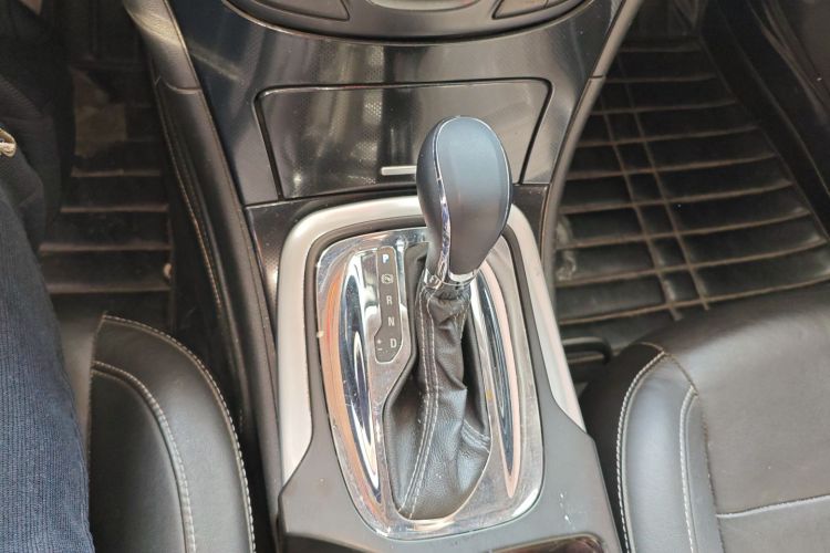 别克 君威 2014款 1.6T 时尚技术型中控内饰18