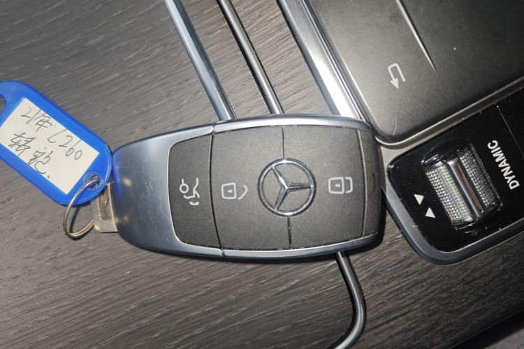 奔驰C级(进口) 2020款 C 260 轿跑车中控内饰11