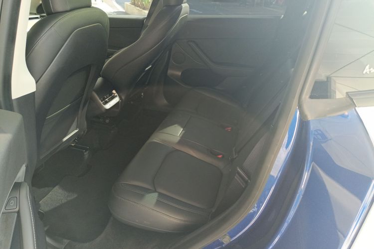 特斯拉 Model Y 2021款 标准续航后驱版中控内饰21