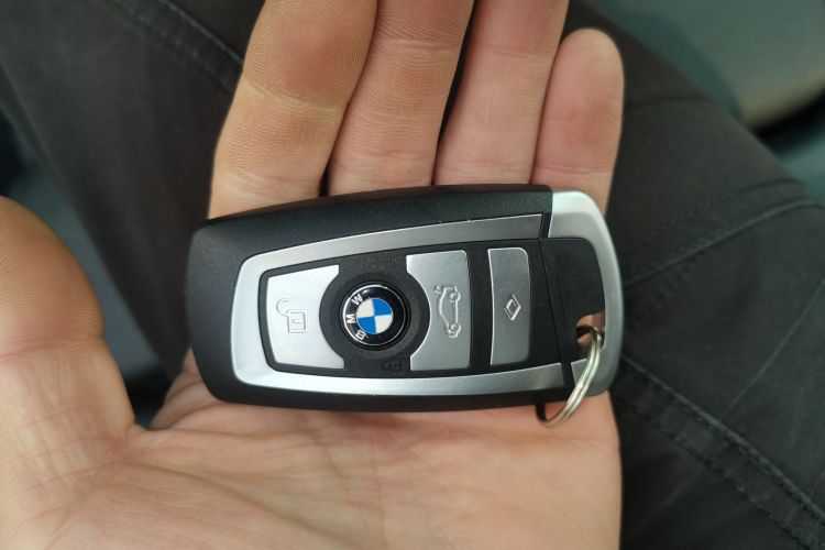 宝马3系 2018款 318Li中控内饰11