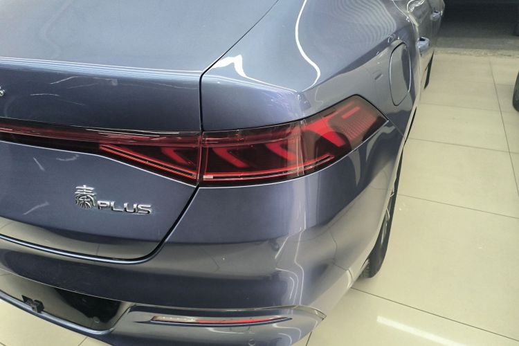 比亚迪 秦PLUS 2024款 荣耀版 DM-i 55KM领先型车身外观9