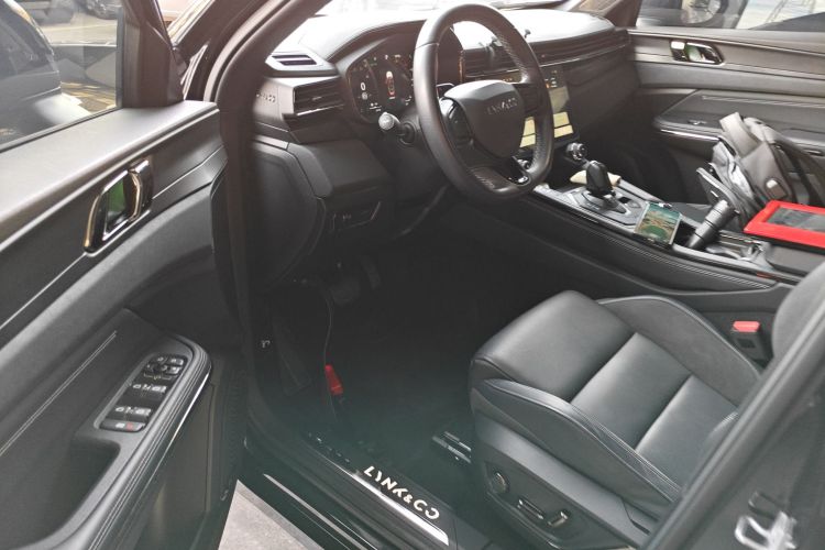 领克01 2023款 2.0TD 四驱暗夜版中控内饰20