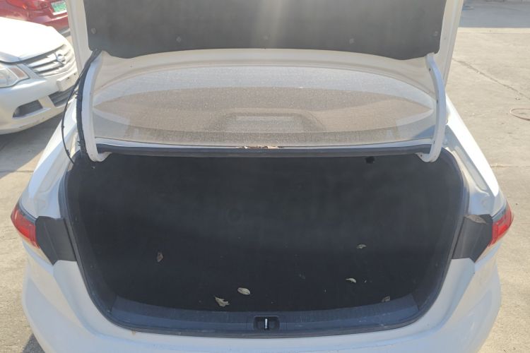 丰田 雷凌 2023款 TNGA 1.5L CVT进取版机舱底盘23