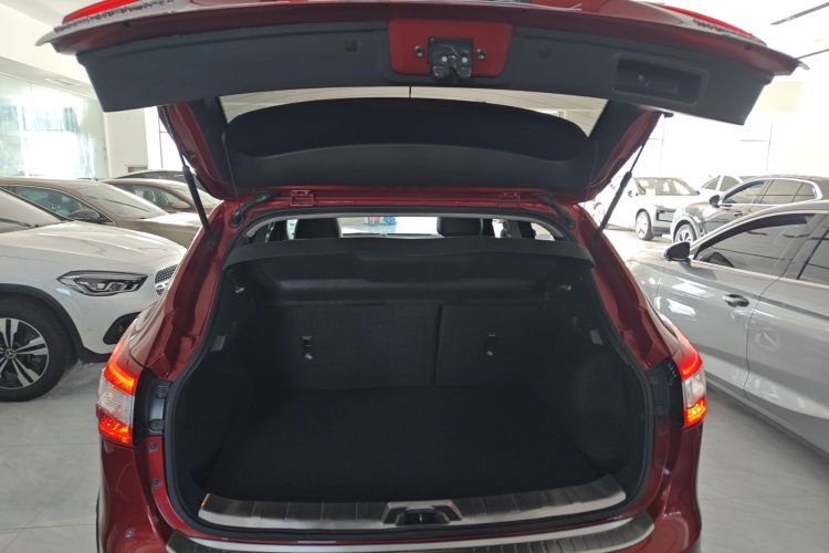 日产 逍客 2016款 2.0L CVT豪华版机舱底盘23