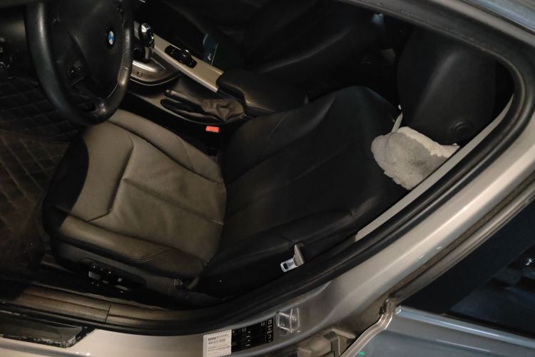 宝马3系 2014款 320Li 时尚型局部细节19