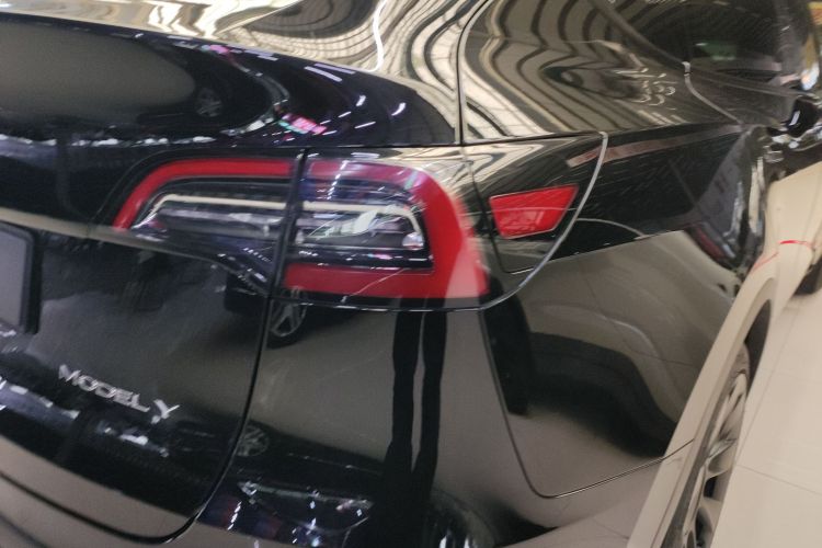 特斯拉 Model Y 2022款 改款 后轮驱动版车身外观6007