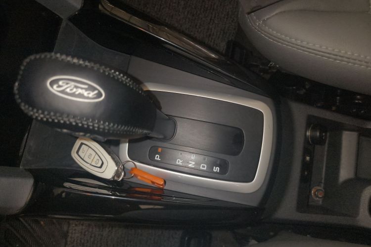 福特 翼搏 2013款 1.5L 自动尊贵型局部细节18