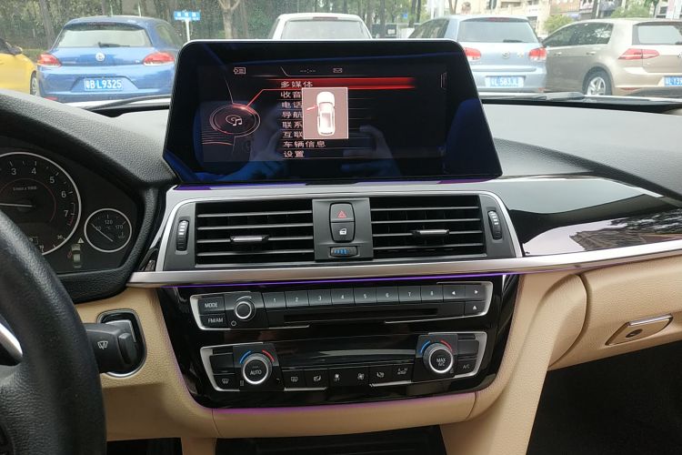 宝马3系 2017款 320Li M运动型中控内饰16