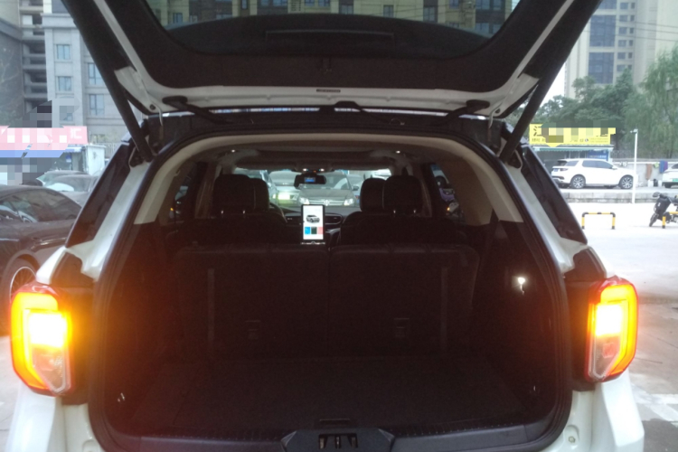 福特 探险者 2020款 EcoBoost 285 后驱风尚版 6座局部细节23