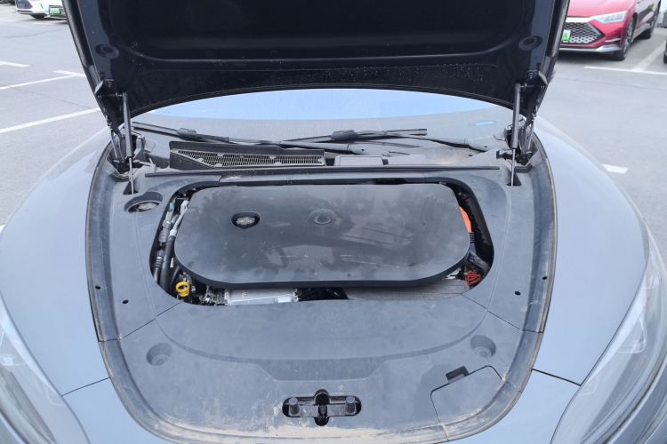 腾势Z9 2024款 1100km 四驱Max版机舱底盘24