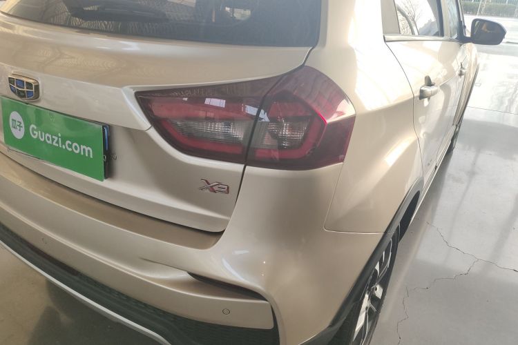 吉利汽车 远景X3 2020款 1.5L CVT尊贵型车身外观9