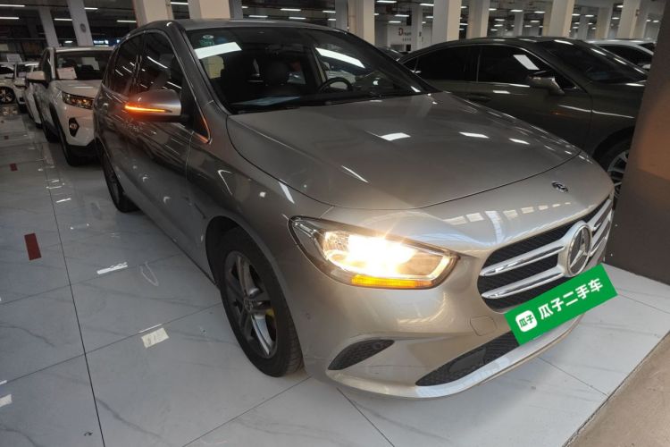 奔驰B级 2020款 B 180车身外观3