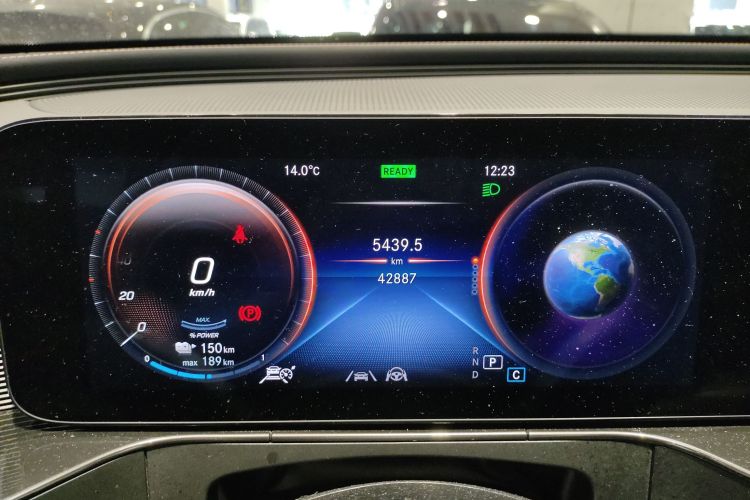 奔驰EQC 2022款 改款 EQC 400 4MATIC中控内饰14