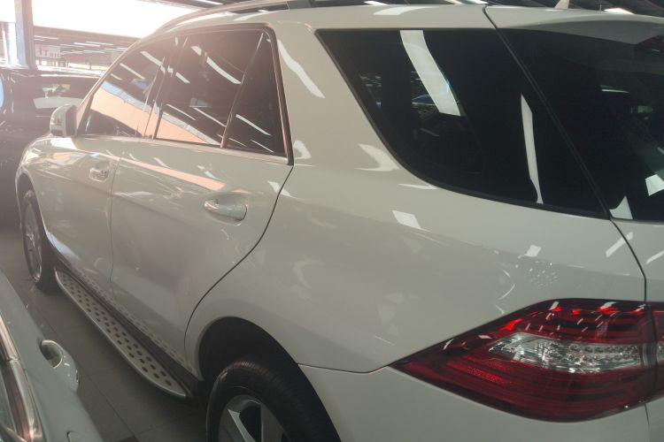 奔驰M级 2014款 ML 320 4MATIC车身外观4