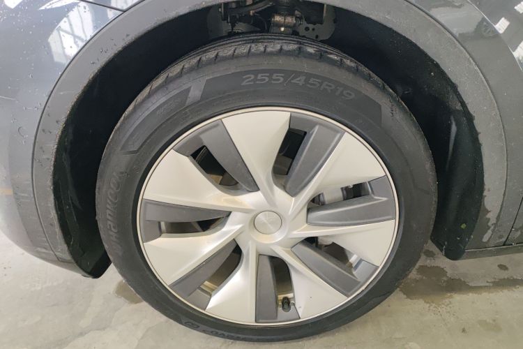 特斯拉 Model Y 2022款 后轮驱动版车身外观6007