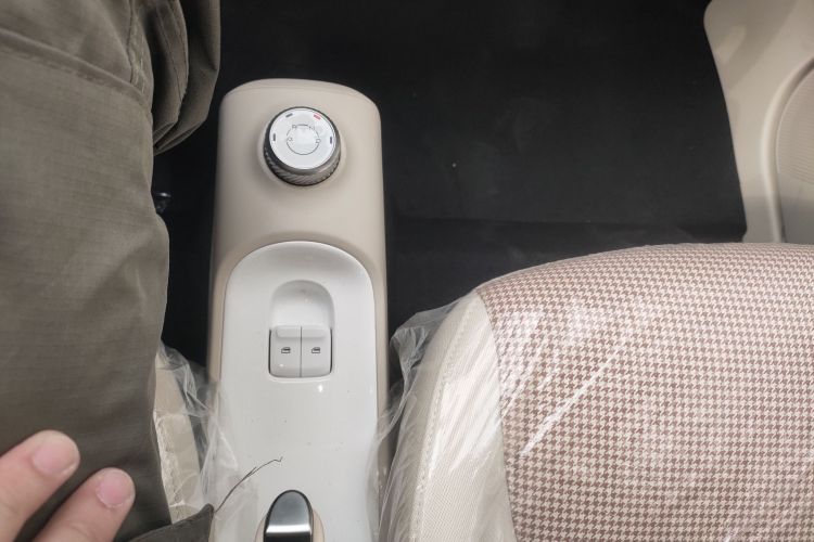 五菱汽车 宏光MINIEV 2024款 第三代 215km 青春版中控内饰18