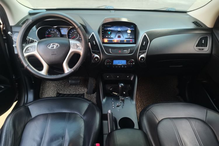 北京现代ix35 2012款 2.0L 自动两驱精英版GLS中控内饰12